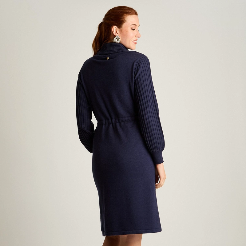 VESTIDO TEJIDO AZUL MARINO CON CUELLO ALTO Y AMARRA EN CINTURA - 2