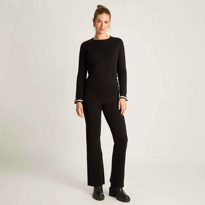 PANTALON NEGRO FLARE EN TEJIDO - 4