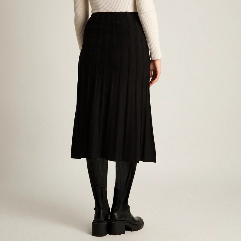 FALDA MIDI NEGRA CON PLIEGUES EN TEJIDO - 2