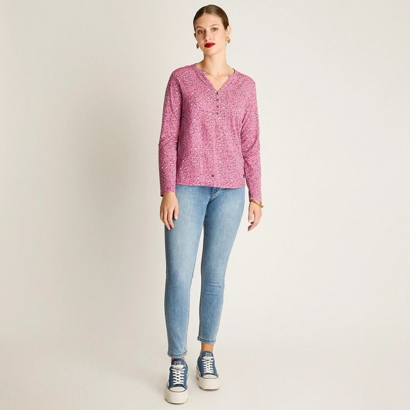 POLERA MORADO ESTAMPADA CON DETALLE DE MACRAME - 4