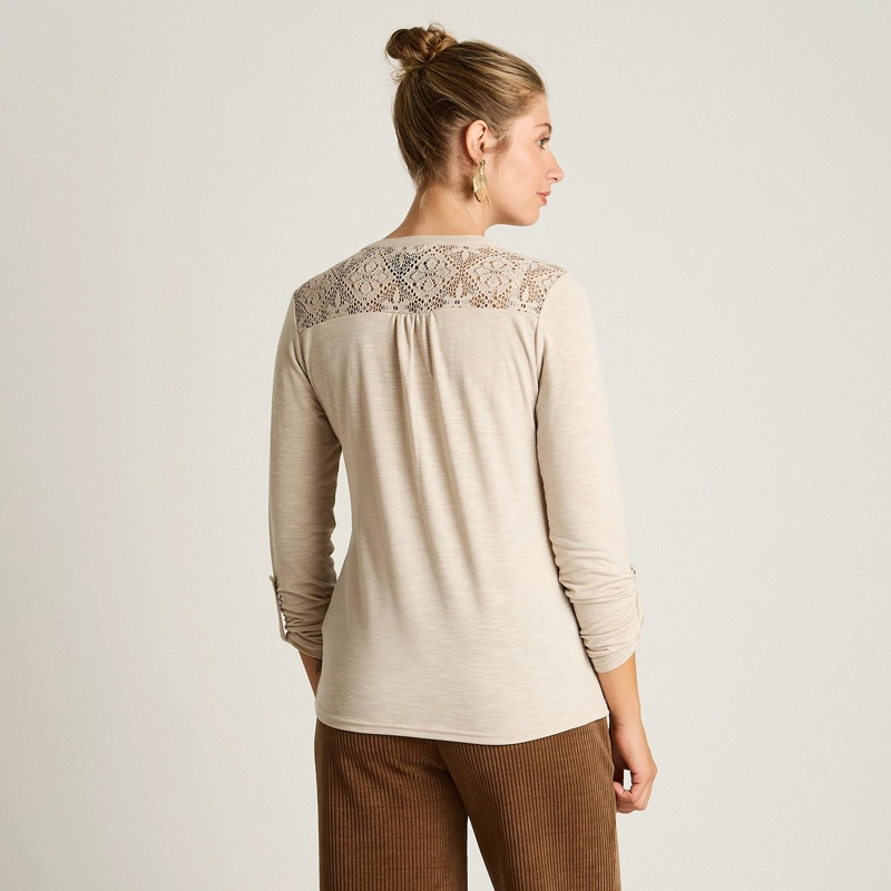 POLERA BEIGE MANGA LARGA CON DETALLE DE MACRAME - 2