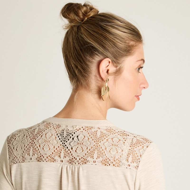 POLERA BEIGE MANGA LARGA CON DETALLE DE MACRAME - 3