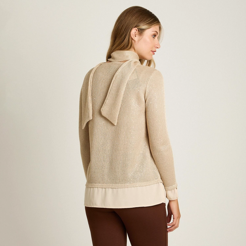 POLERA BEIGE DE LANILLA CON LENTEJUELAS Y BUFANDA INCORPORADA - 2