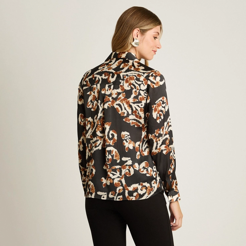BLUSA CAMISERA NEGRA CON ESTAMPADO FLORAL Y MANGA LARGA - 2