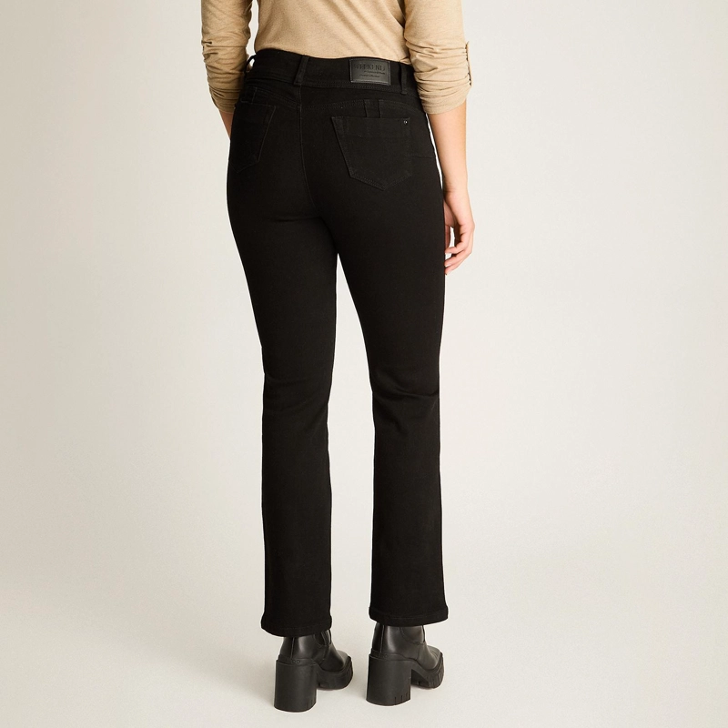 JEANS RECTO NEGRO PUSH UP DE CINCO BOLSILLOS - 2