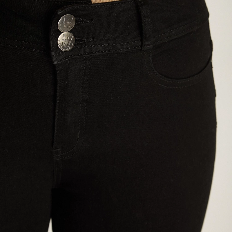 JEANS RECTO NEGRO PUSH UP DE CINCO BOLSILLOS - 3