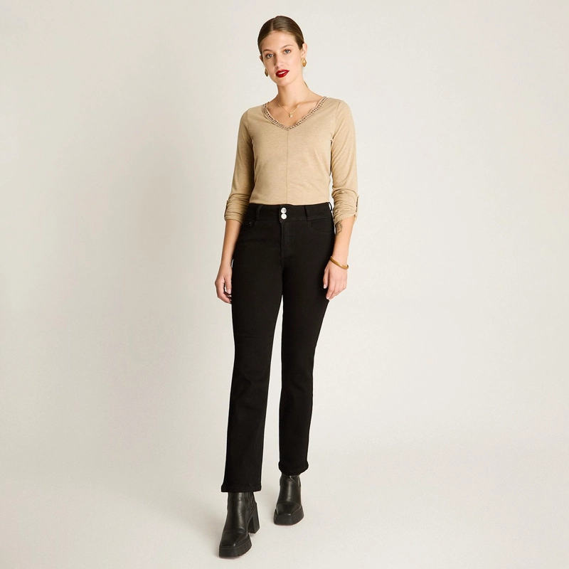 JEANS RECTO NEGRO PUSH UP DE CINCO BOLSILLOS - 4