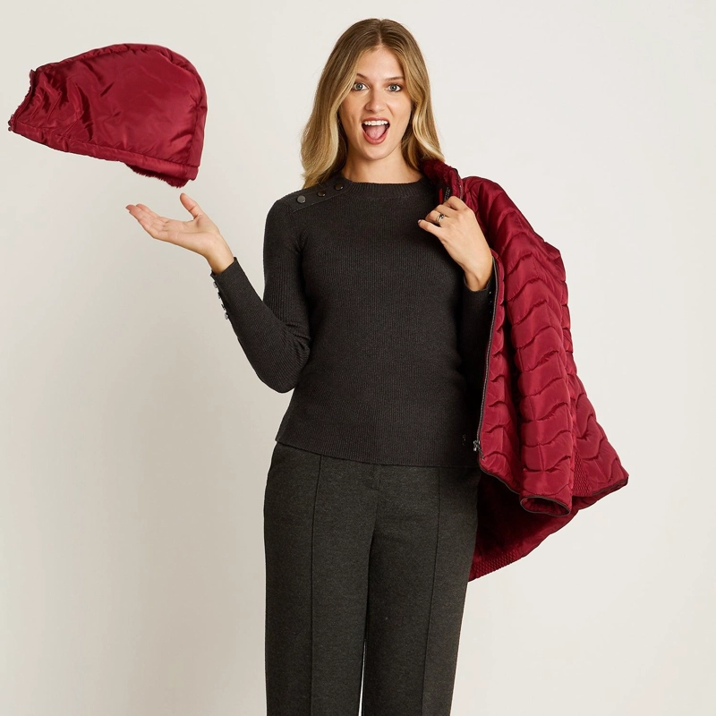 PARKA CORTA ROJA CON DISEÑO QUILTED FORRO Y GORRO - 5