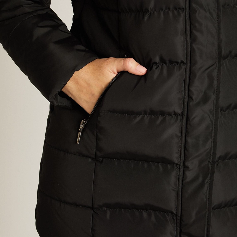 PARKA LARGA NEGRA CON GORRO Y DISEÑO QUILTED - 3