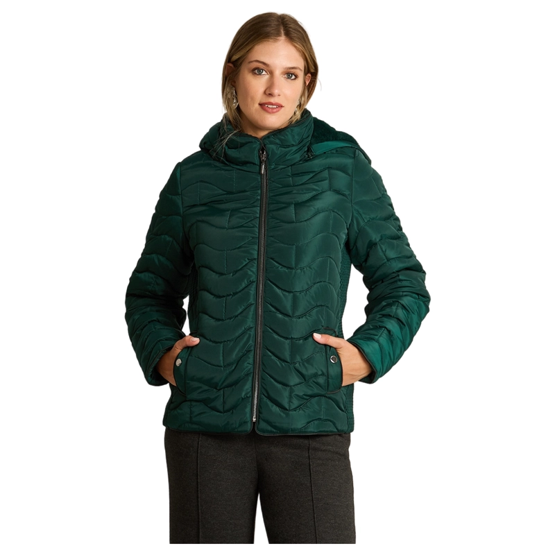 PARKA CORTA VERDE CON DISEÑO QUILTED EN ONDAS, FORRO Y GORRO - 1