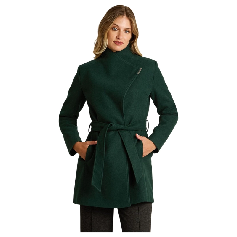 ABRIGO VERDE CON AMARRA EN CINTURA Y CUELLO ALTO - 1
