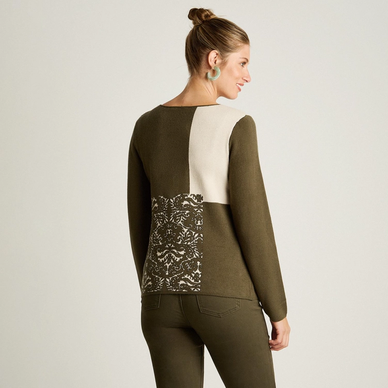 SWEATER VERDE CON BLOQUES DE COLOR Y ESTAMPADO BARROCO EN TEJIDO - 2