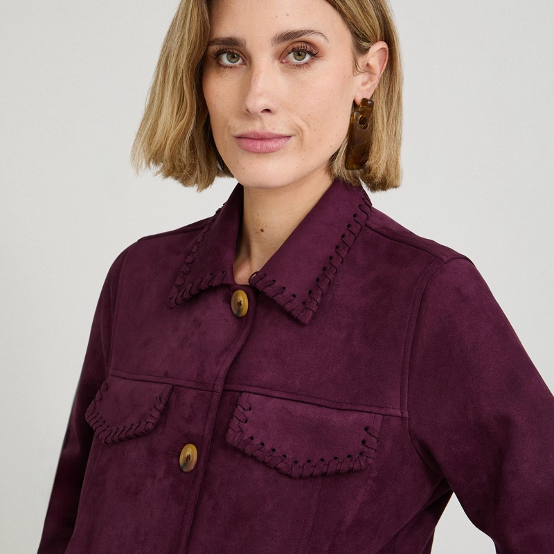 CASACA DE SUEDE CON APLICACION EN CUELLO Y BOLSILLOS MORADO - 3