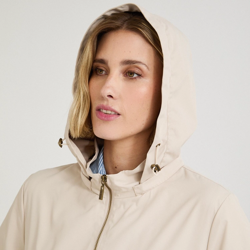 CASACA CORTA VIENTO CON GORRO BEIGE - 3