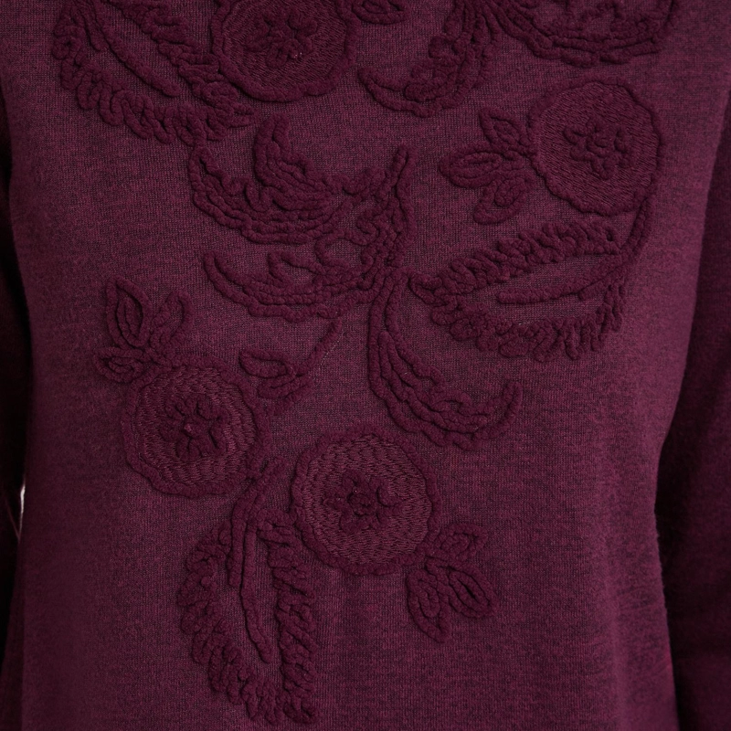 POLERA LANILLA CON APLICACION BORDADA MORADO - 3