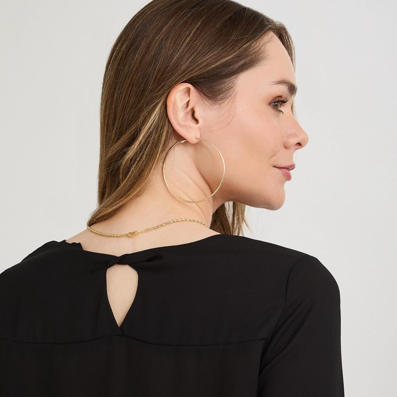 BLUSA LISA ESCOTE REDONDO MANGA ROLL UP NEGRO - 3