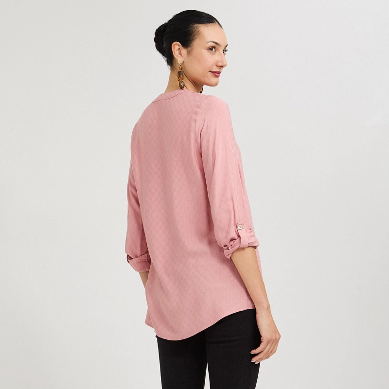 BLUSA ESCOTE MAO MANGA ROLL UP CON TEXTURA ROSADO - 2