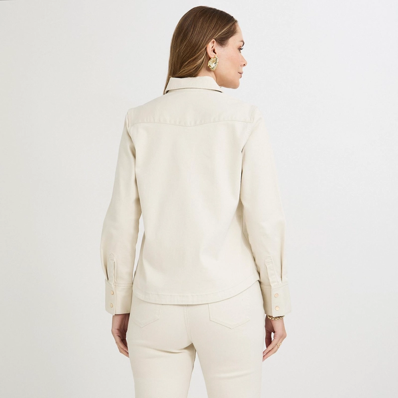 CASACA DE DENIM ENTALLADA BEIGE - 2