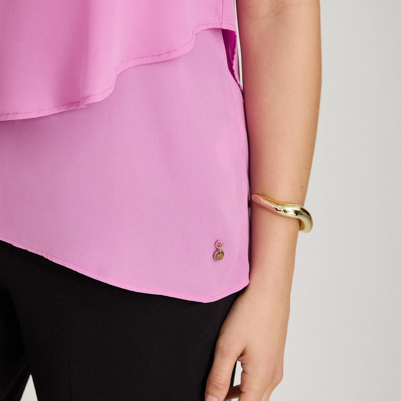 BLUSA ESCOTE V CON CAPAS ROSADO - 3