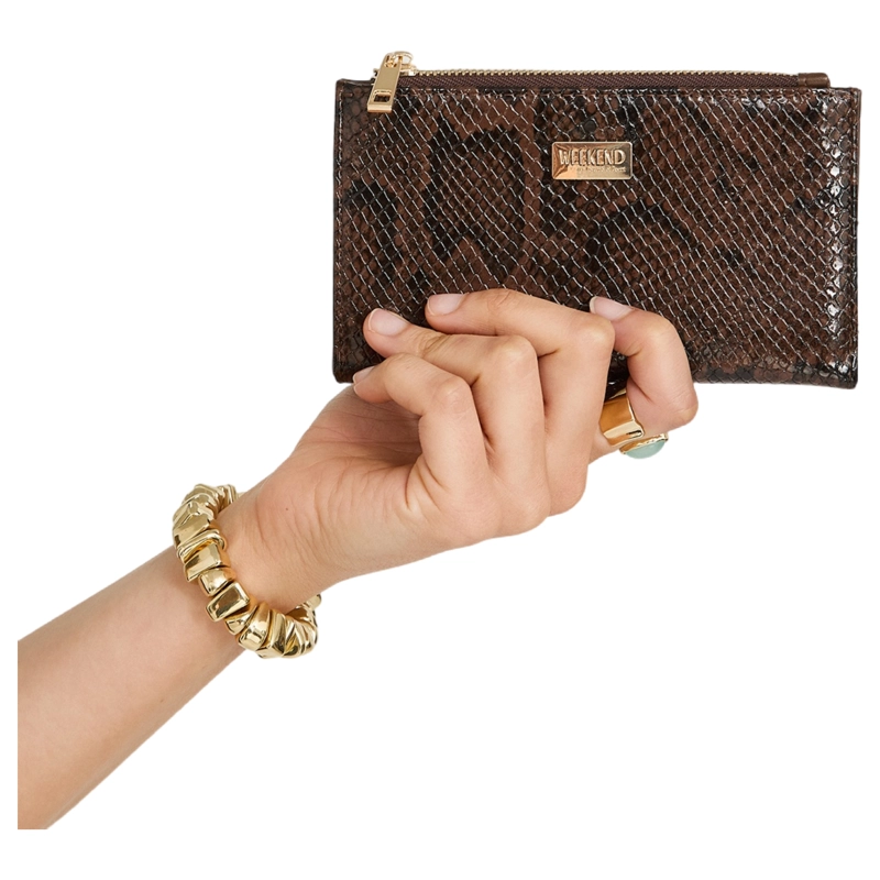 BILLETERA EFECTO PIEL CON CIERRE CAFE - 1