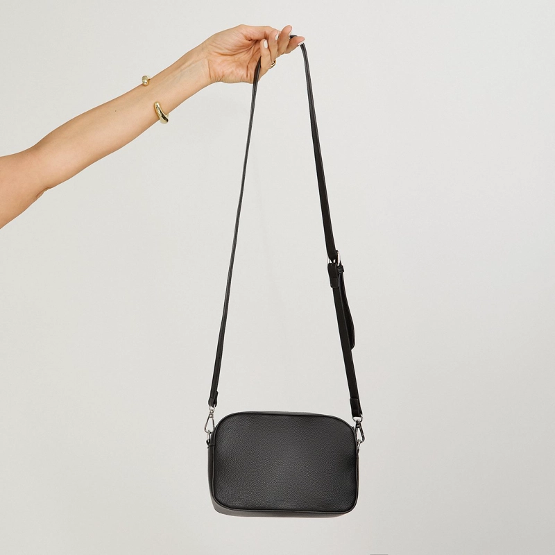CARTERA BANDOLERA DE PU NEGRO - 2