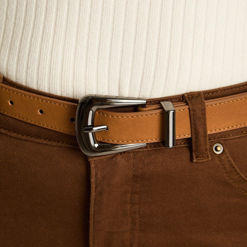 CINTURON CAMEL DE SUEDE CON HEBILLA METALIZADA - 3