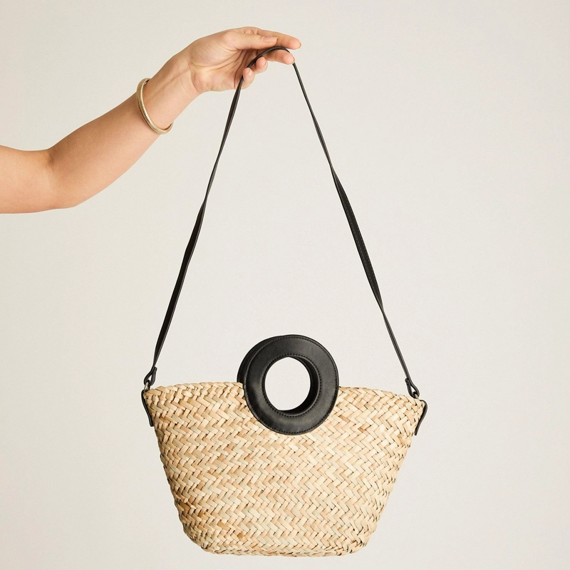 CARTERA DE RAFFIA CON ASAS CIRCULARES NEGRAS - 3