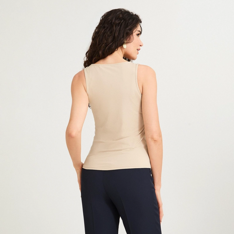 POLERA BASICA SIN MANGAS BEIGE - 2