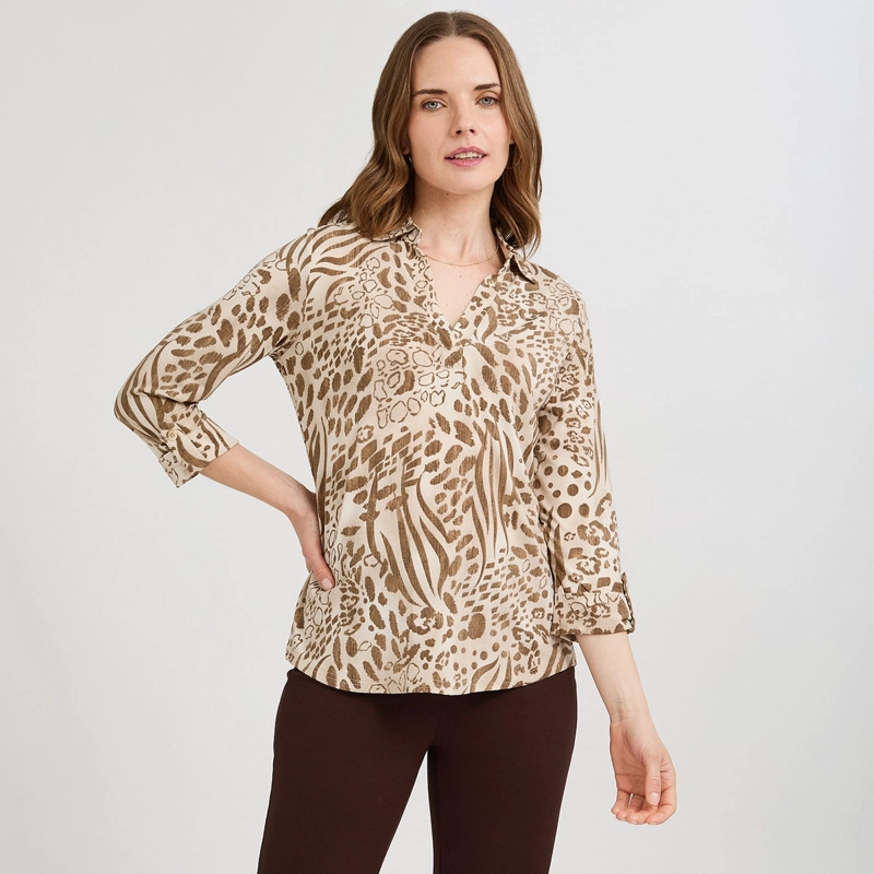 POLERA MANGA 3/4 CUELLO CAMISERO ESTAMPADA BEIGE - 1