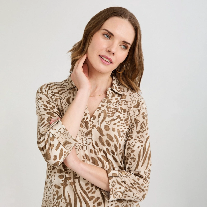 POLERA MANGA 3/4 CUELLO CAMISERO ESTAMPADA BEIGE - 3