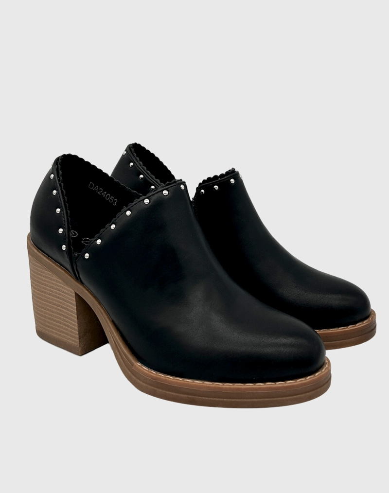 BOTIN PARA MUJER CON TACO DE 8 CM, CIERRE LATERAL Y TACHAS DECORATIVAS NEGRO. - 3