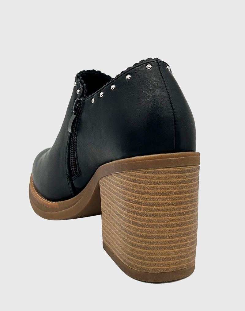 BOTIN PARA MUJER CON TACO DE 8 CM, CIERRE LATERAL Y TACHAS DECORATIVAS NEGRO. - 4