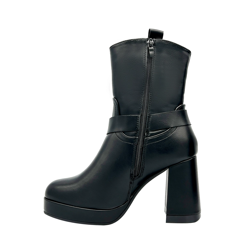 BOTA PARA MUJER COLOR NEGRO CON PLATAFORMA Y DETALLES METALICOS DANICOLLE - 4