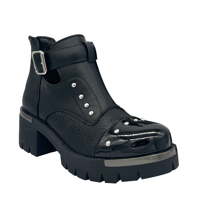 BOTIN PARA MUJER CON HEBILLA, COLOR NEGRO, ABERTURAS LATERALES Y TACHAS DANICOLLE - 1