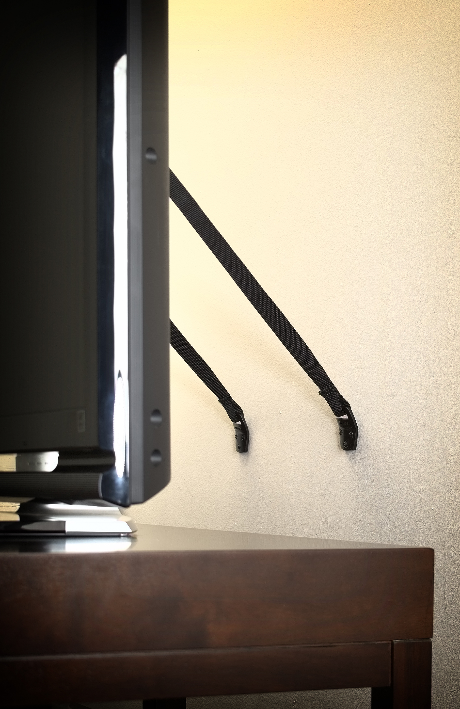 PROTECTOR ANTI-CAIDA DE TV - KIDCO - NEGRO - 2