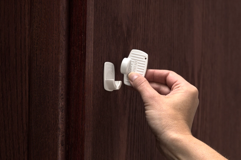 BLOQUEADOR MAGNE TICO PARA PUERTAS (4 UNIDADES) - KIDCO - BLANCO - 2