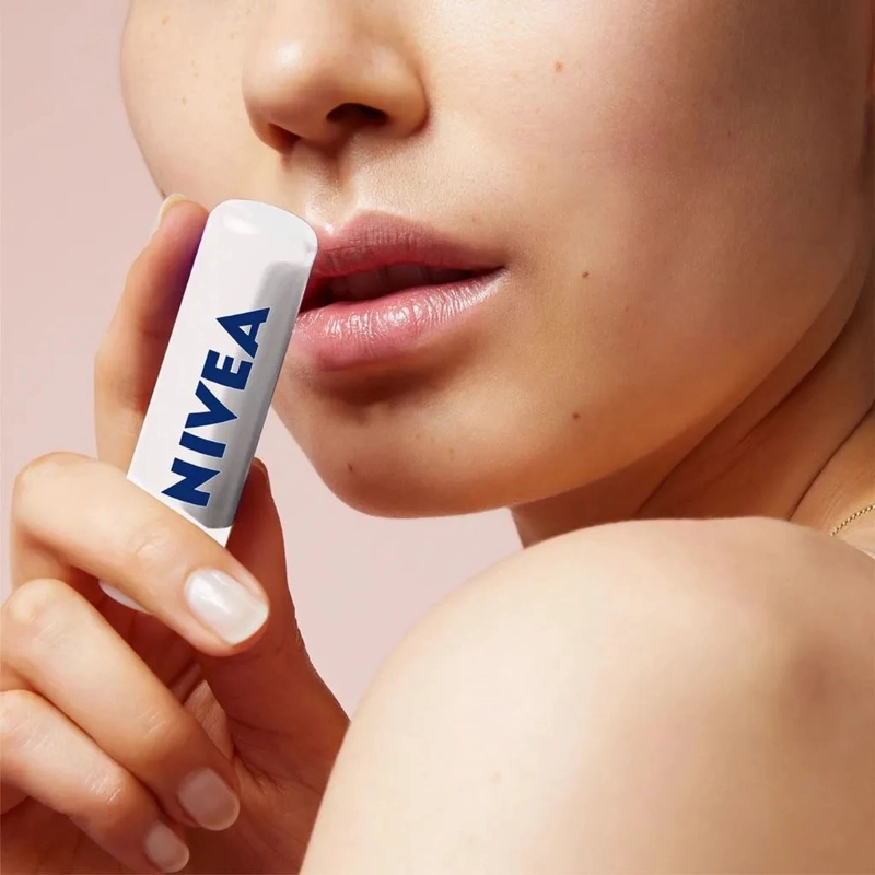PROTECTOR LABIAL ROSTRO Y CUELLO NIVEA 4.8 G MED REPAIR - 5