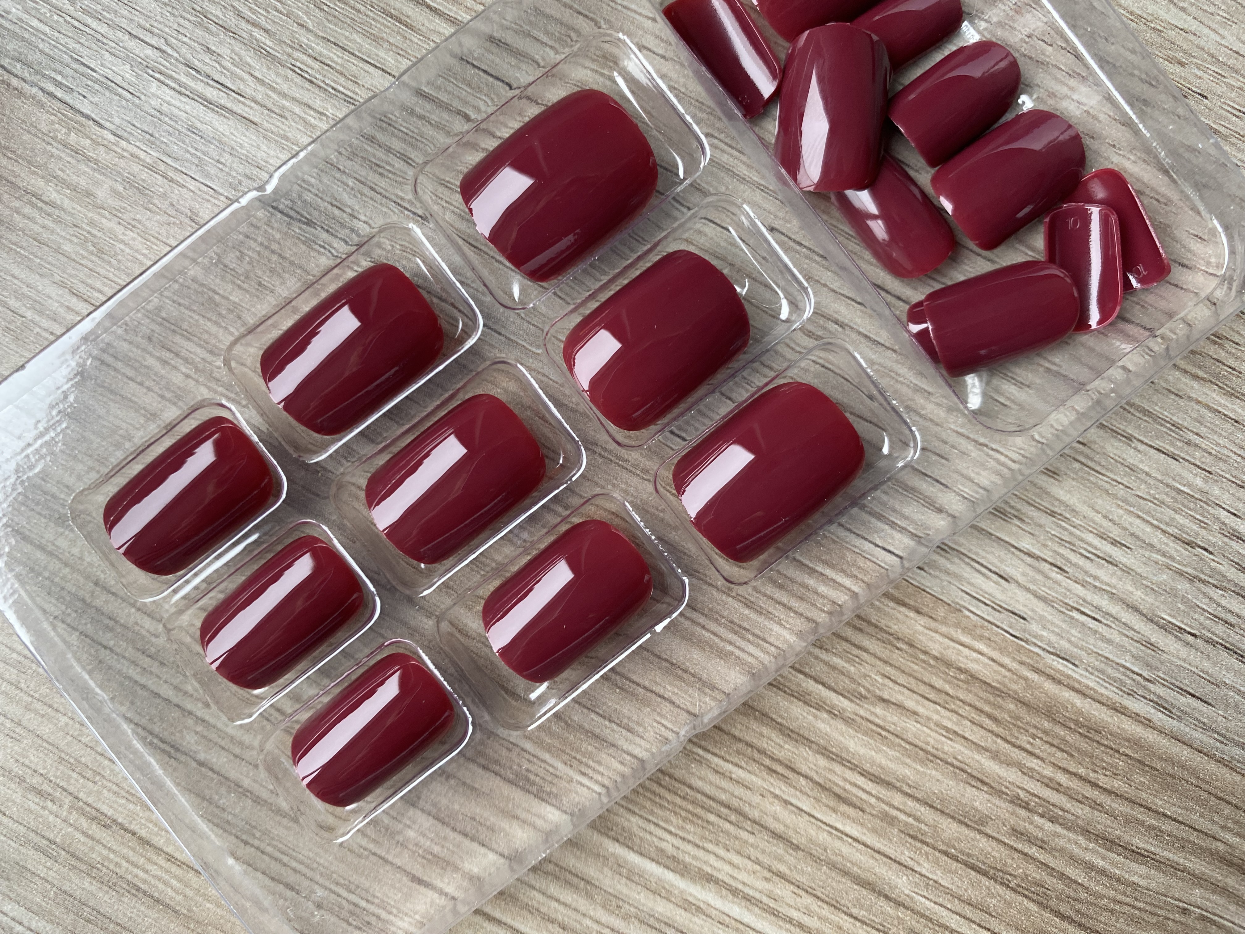 UÑAS POSTIZAS PRESS ON SEMI CUADRADAS LARGO MEDIO 24PCS ADHESIVAS VINO TINTO - 4