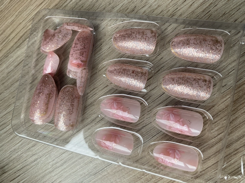 UÑAS POSTIZAS PRESS-ON FORMA DE ALMENDRA LARGAS  24PCS CON DISEÑO DE FLORES ROSA - 4