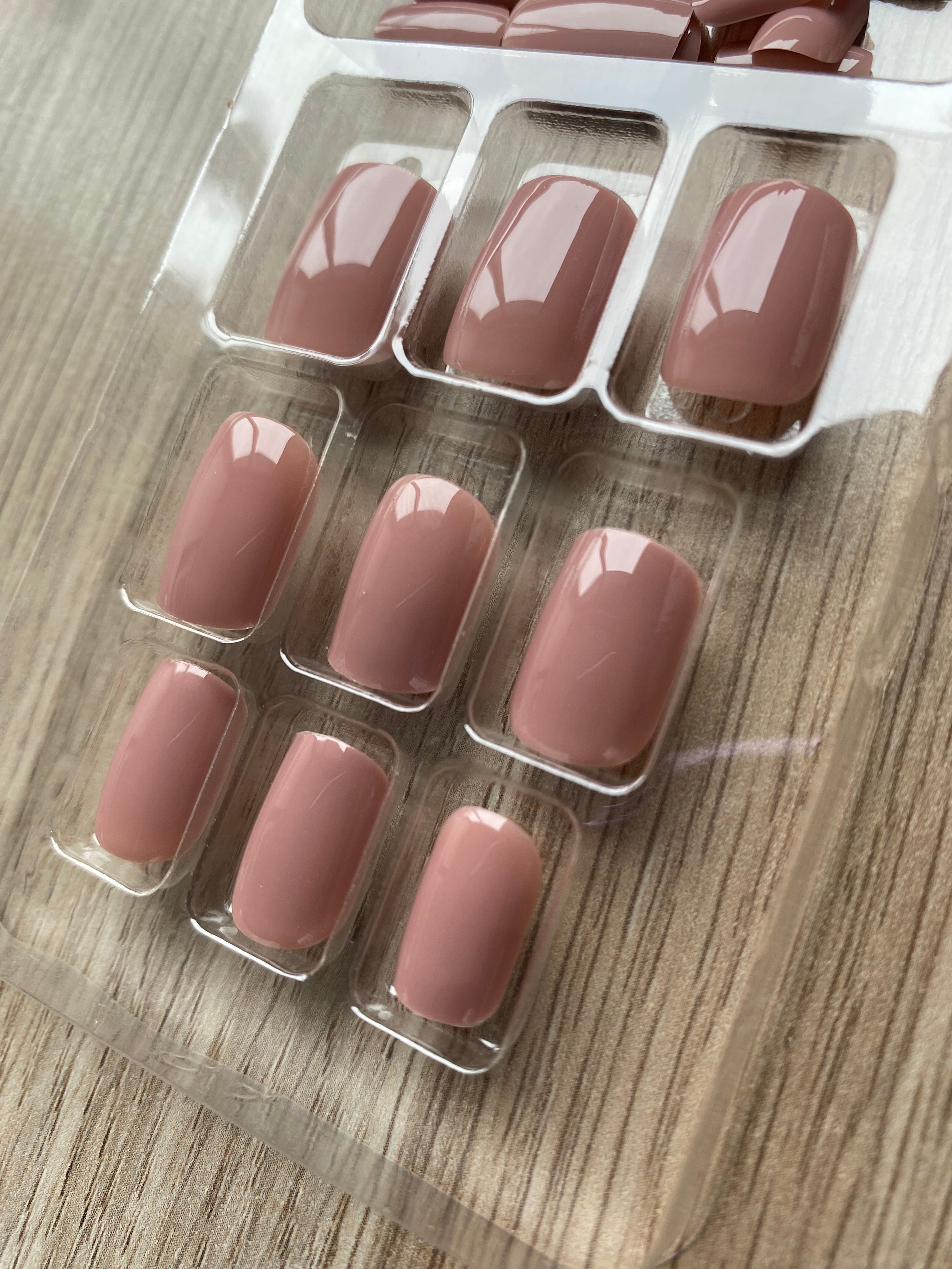 UÑAS POSTIZAS PRESS ON CUADRADAS CORTAS 24PCS UNICOLOR ADHESIVAS MARRON CLARO - 2