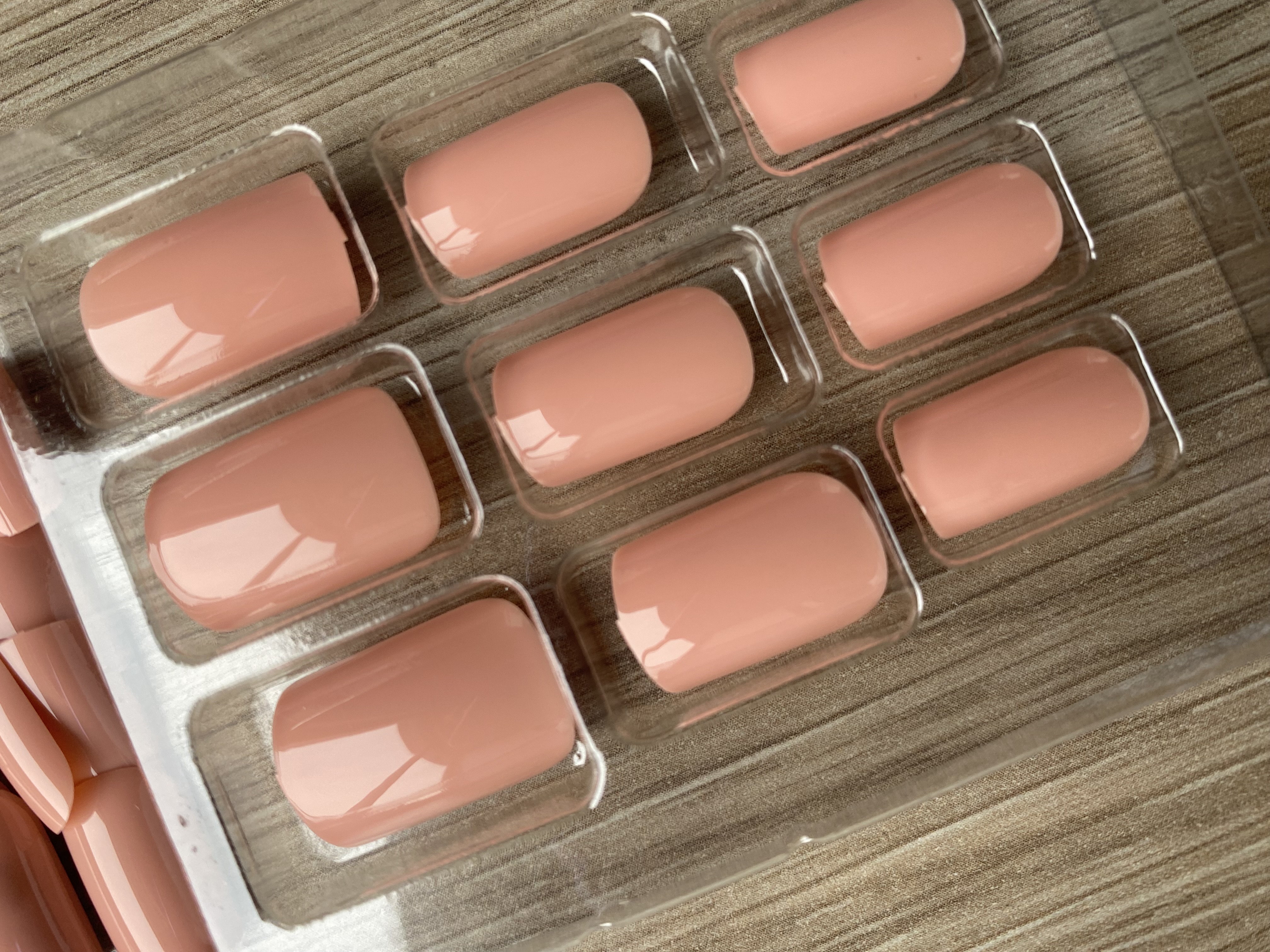UÑAS PRESS-ON POSTIZAS CUADRADAS LARGAS 24PCS TONOS NUDE ROSA OSCURO ADHESIVAS - 4