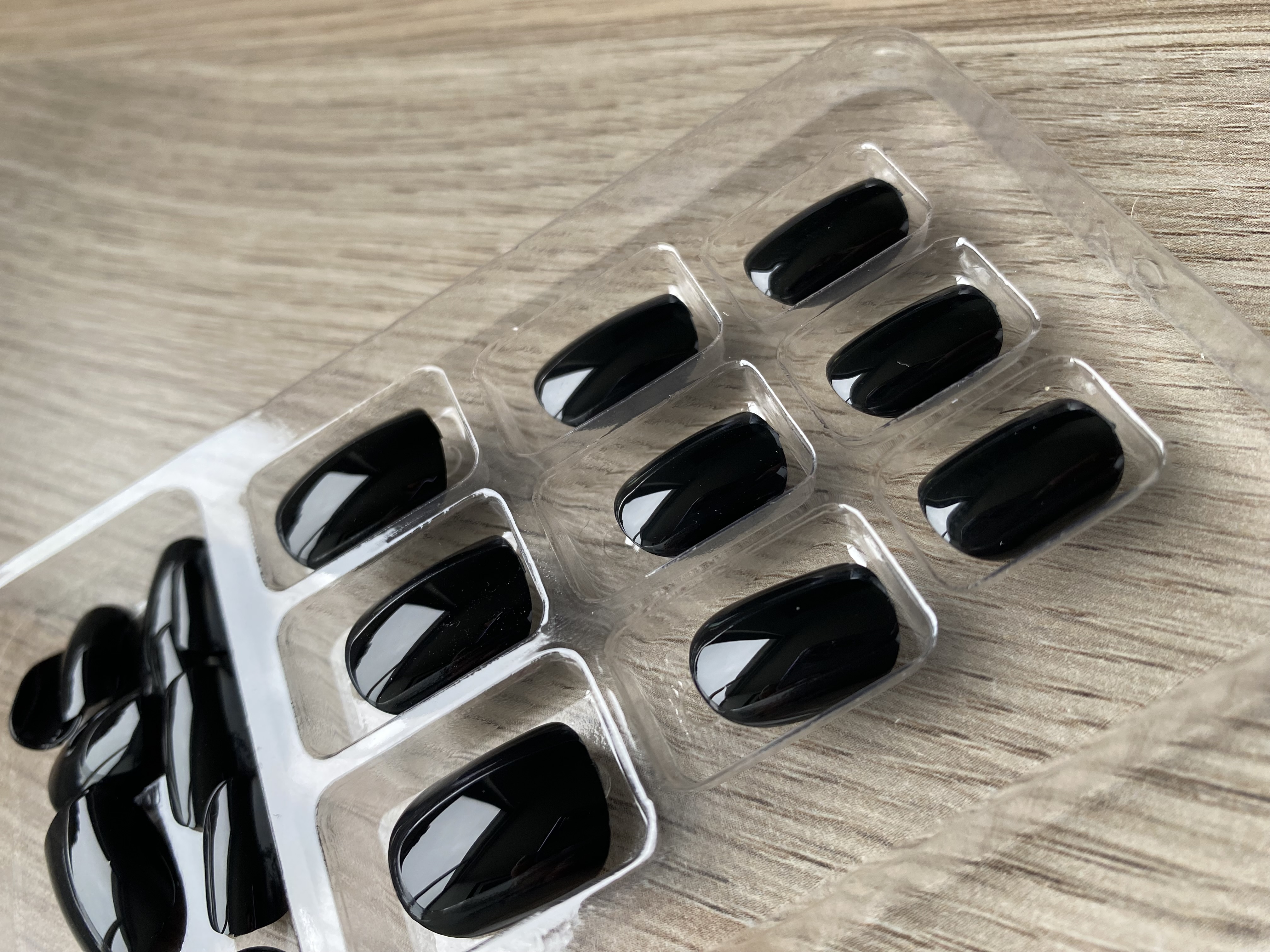 UÑAS PRESS-ON ADHESIVAS LARGO MEDIO REDONDEADA 24PCS POSTIZAS REUTILIZABLE NEGRO - 4