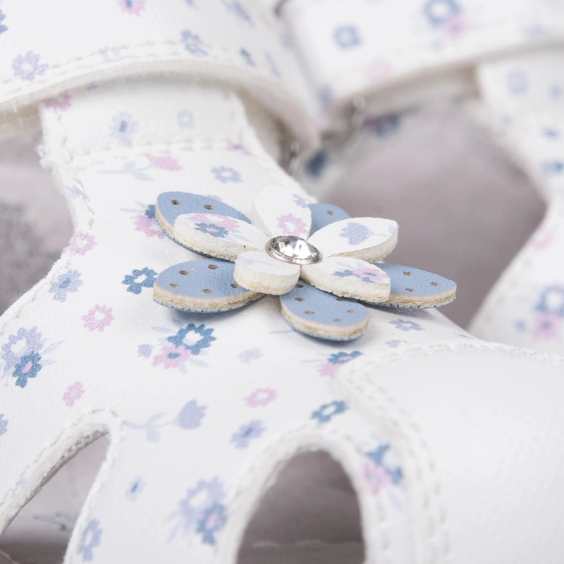 SANDALIA BEBE  NIÑA FLORAL CERRADA CON VELCRO CELESTE PILLIN - 5