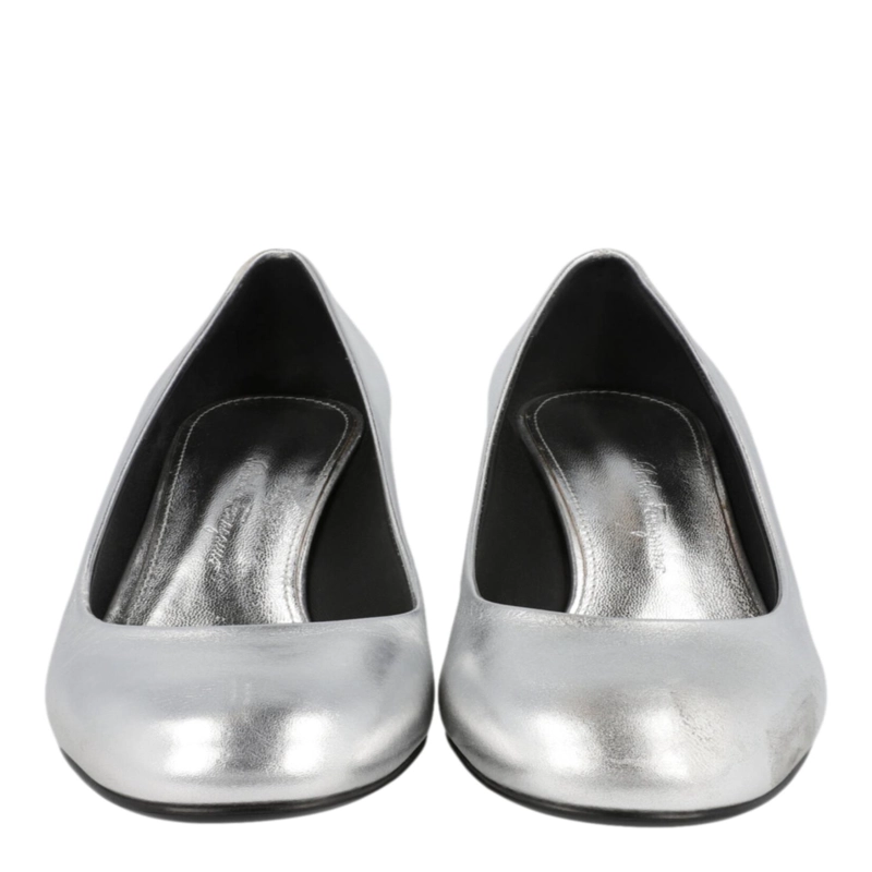 ZAPATOS DE TACON FERRAGAMO FARRAH DE PIEL METALIZADA PARA MUJER EN COLOR GRIS - 5