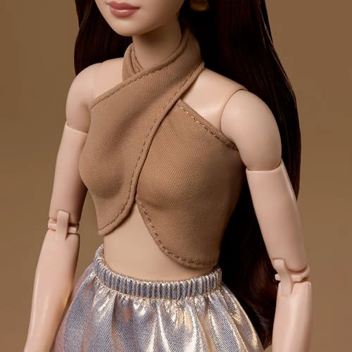 BARBIE BASICS MODEL COLLECTOR FASHION DOLL 06 CON CABELLO MORENO FALDA DORADA BRILLANTE Y HALTER - 4
