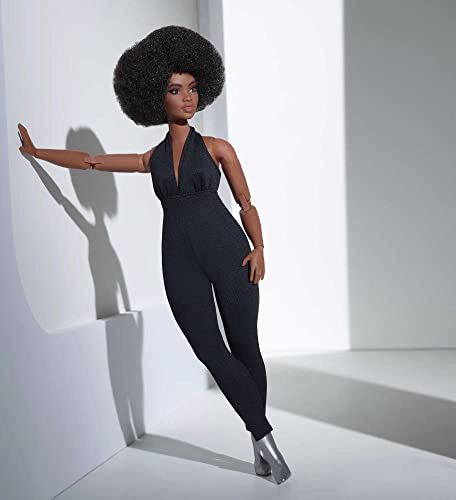 BARBIE SIGNATURE LOOKS MUÑECA CURVA MORENA MUÑECA DE MODA TOTALMENTE POSABLE CON OVEROL NEGRO - 2
