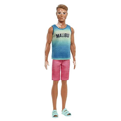 MUÑECA BARBIE FASHIONISTAS KEN 192 CON CABELLO CASTAÑO RECORTADO Y VITILIGO EN TANK TOP MALIBU - 1