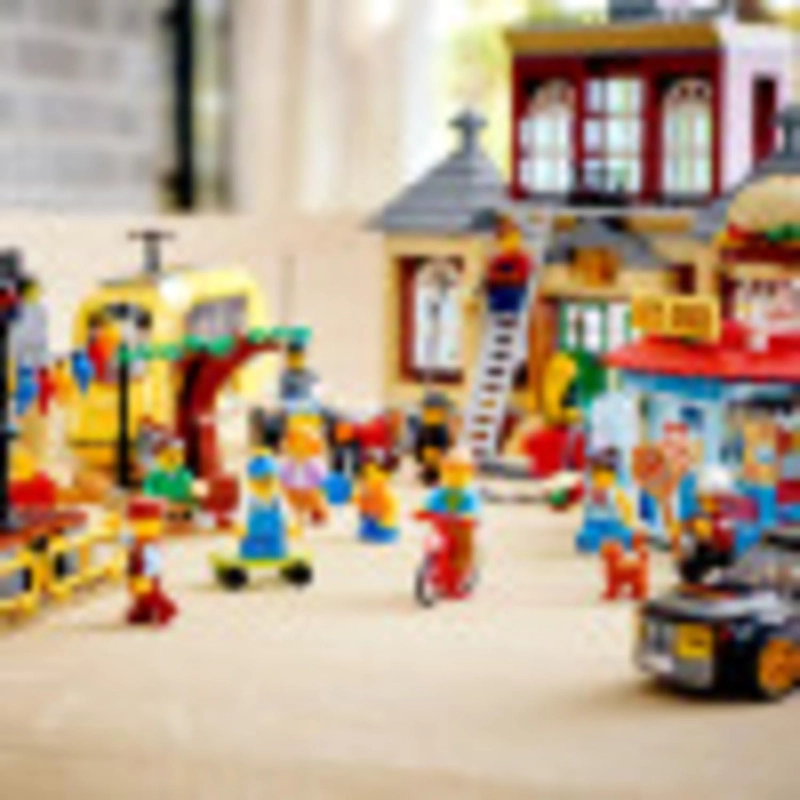 LEGO CITY MAIN SQUARE 60271 KIT DE MAQUILLAJE SET, JUGUETE DE CONSTRUCCION GENIAL PARA NIÑOS, NUEVO - 2