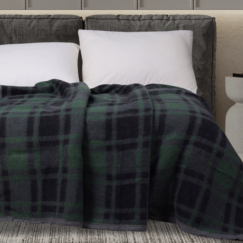 FRAZADA TE RMICA POLAR CON DISEÑO A CUADROS SUAVE, CALIDA Y CONFORTABLE - 1