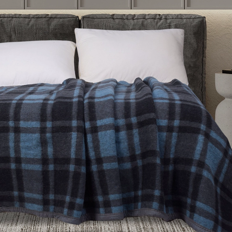 FRAZADA TE RMICA POLAR CON DISEÑO A CUADROS SUAVE, CALIDA Y CONFORTABLE - 1